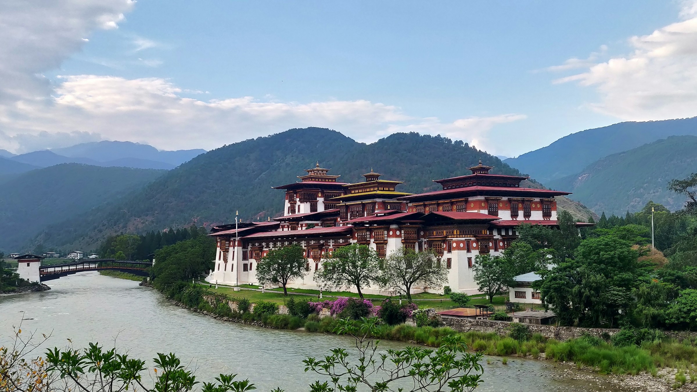 Bhutan Thunder Dragon Tour